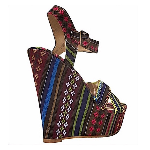 Fiesta stitch wedge sandal - Picture 2 of 3